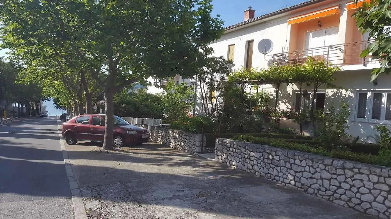 Apartment In Selce 5869